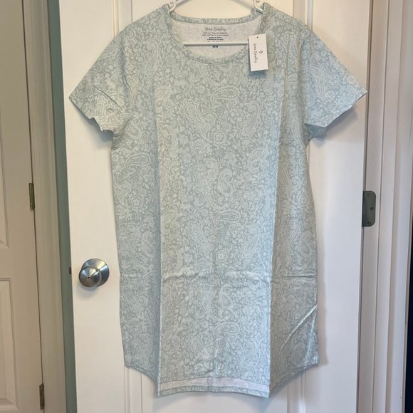 NWT VERA BRADLEY Short Sleeved Night Dress/Gown/Shirt Size Large Relaxed Fit - Picture 1 of 3
